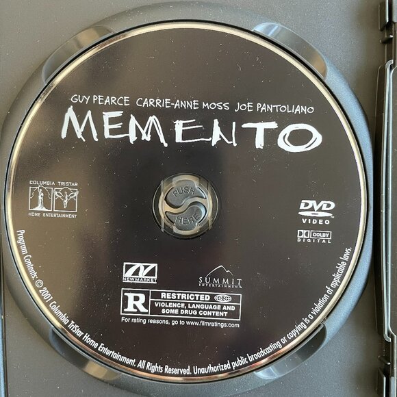 Momento DVD (2001) R - Picture 3 of 3